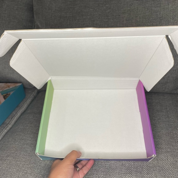 Pack of 3 (10x8x2 Inch) Cardboard color gradient multipurpose boxes - Picture 8 of 15